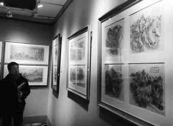 上午,嘉德在北京国际饭店进行秋拍作品预展,只展出了8册页的《葛洪山八景》“高仿”图,真品估价为750万到1000万之间 摄/法制晚报记者 曹博远