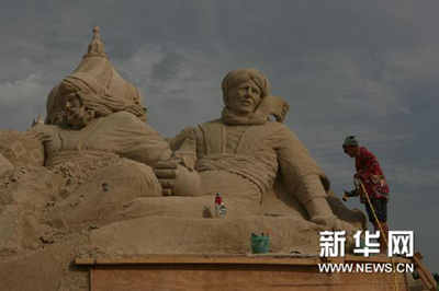 （国际）（2） 正在建设中的科威特&ldquo;沙雕村&rdquo;