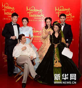（晚报）（1）《乱世佳人》银幕情侣亮相上海杜莎夫人蜡像馆 
