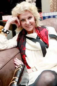 伊莲&middot;维恩