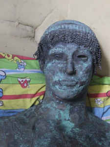 渔夫打捞出罕见阿波罗铜像：距今或已有2000年历史