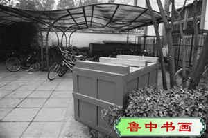 两件圆明园&ldquo;观水法西洋石刻构件&rdquo;已经装箱摄影/本报记者 袁艺