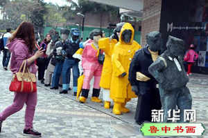 （晚报）（2）朱铭大型雕塑展在香港揭幕