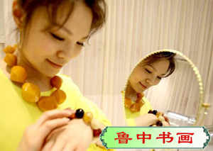 （经济）波兰琥珀展在京举行