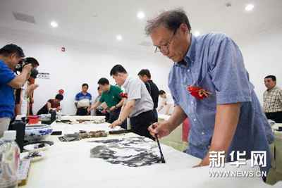 （晚报）（1）国家行政学院举行“学院梦翰墨情”书画展暨名家笔会