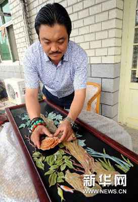 （社会）（2）古代宫廷金漆百宝镶嵌技艺传承人——艾秋生