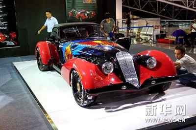（晚报）“艺术跑车”亮相齐鲁车展
