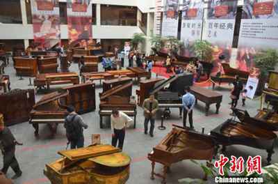 深圳百年经典钢琴艺术展同时展出60台古钢琴(图)