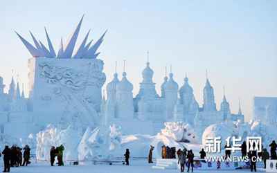 （文化）（2）太阳岛雪博会巨型主塑“绽放”异彩